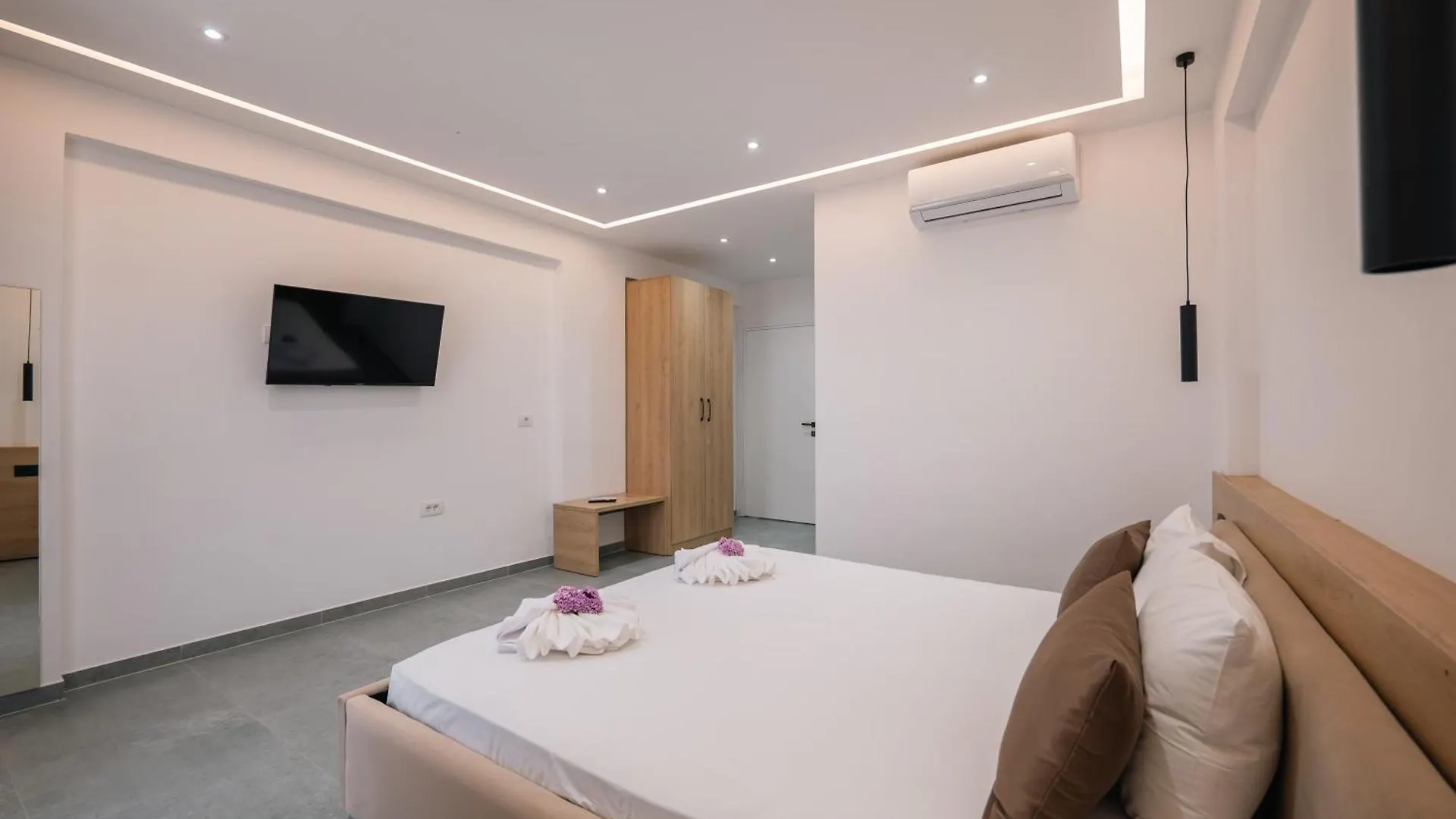 히마레 Sun George B&B 0*,  알바니아